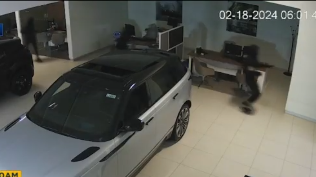Teens steal 9 luxury cars from Jaguar-Land Rover dealership